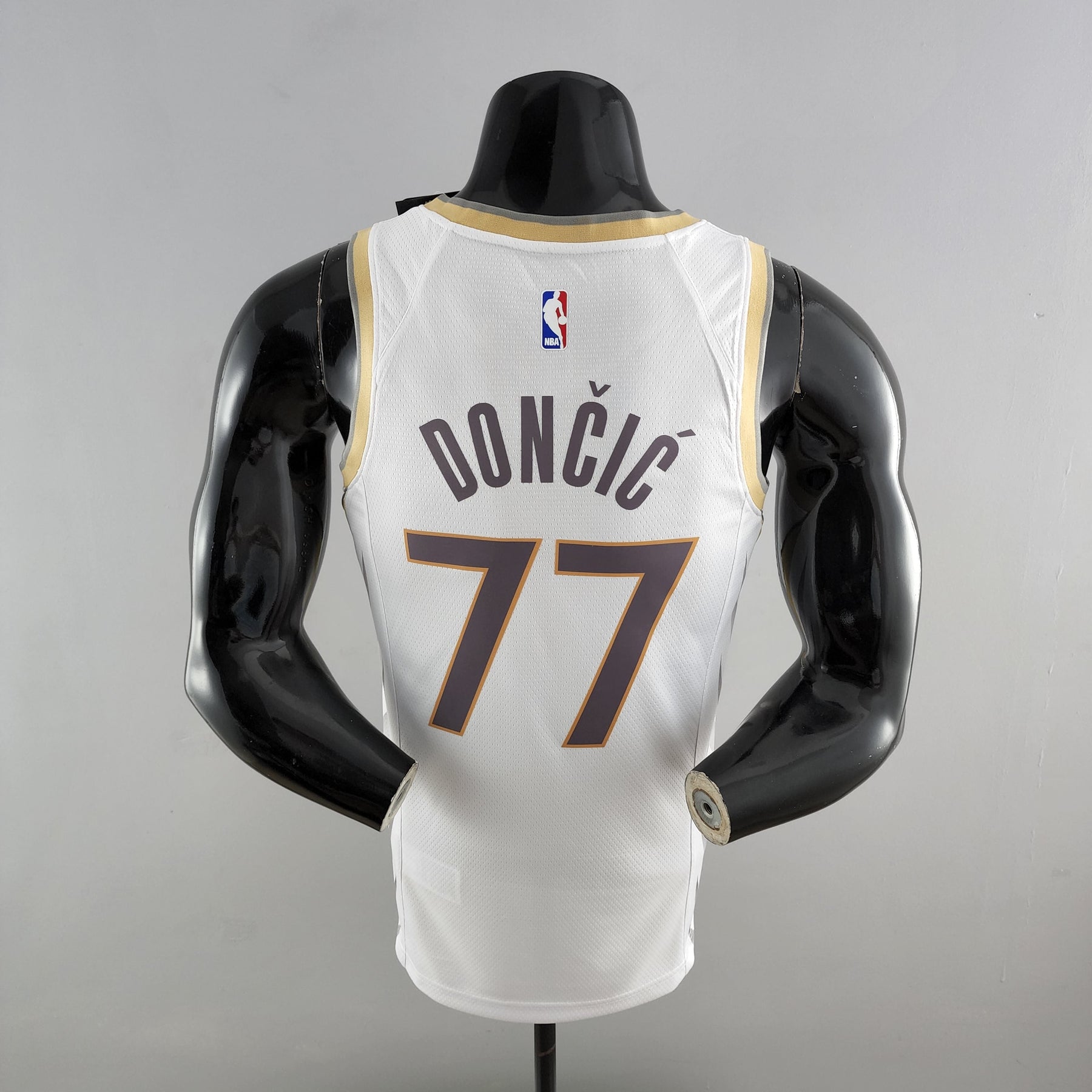 Regata NBA Dallas Mavericks - Doncic #77 City Edition White