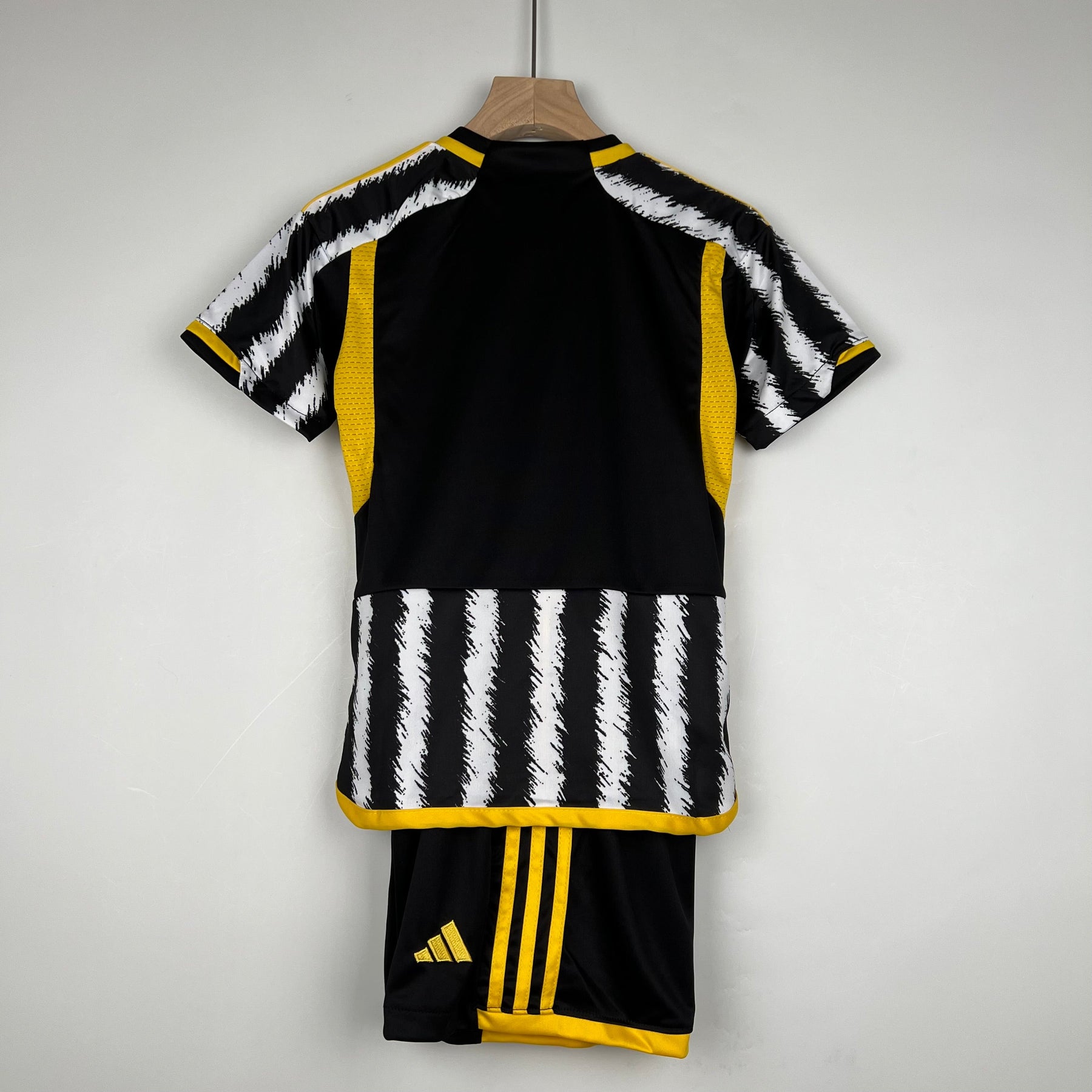 Conjunto Infantil Juventus 2023/24 - Home